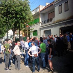tifosi in fila per acquisto biglietti Lecce-Bassano play-off (foto Salento GialloRosso)