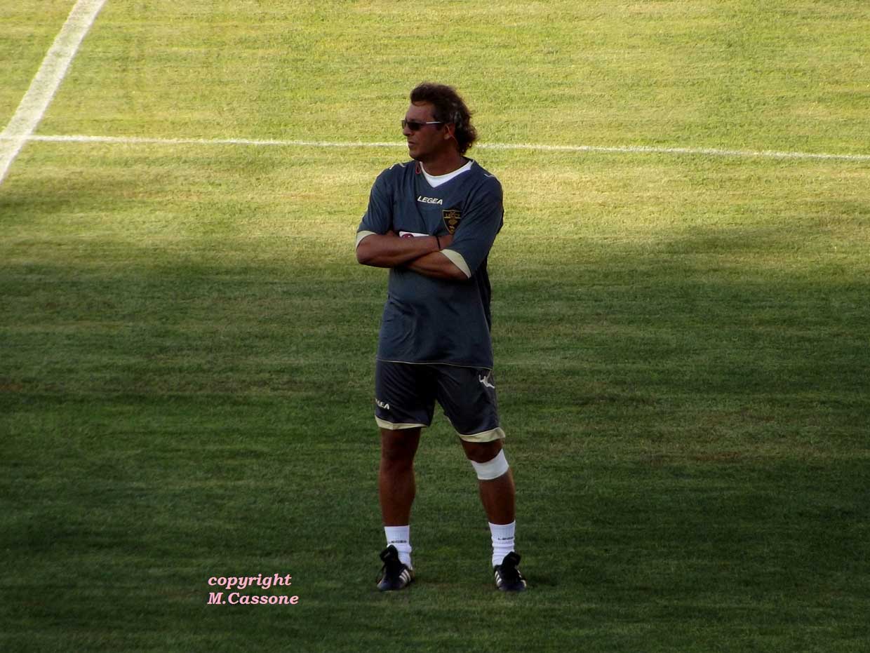 Bozzi ringrazia Miccoli e sigla il primo gol stagionale del Lecce