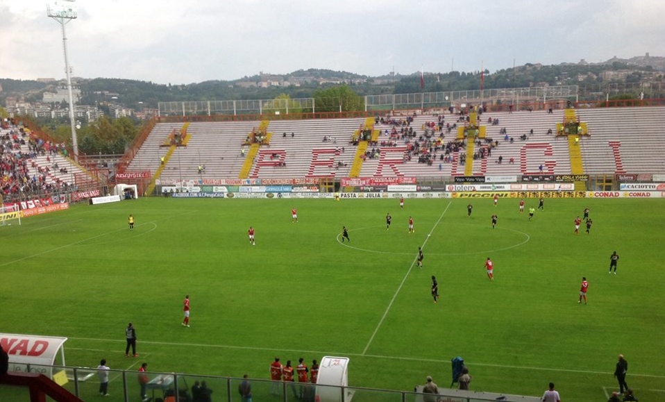 Il Lecce annega al “Curi”