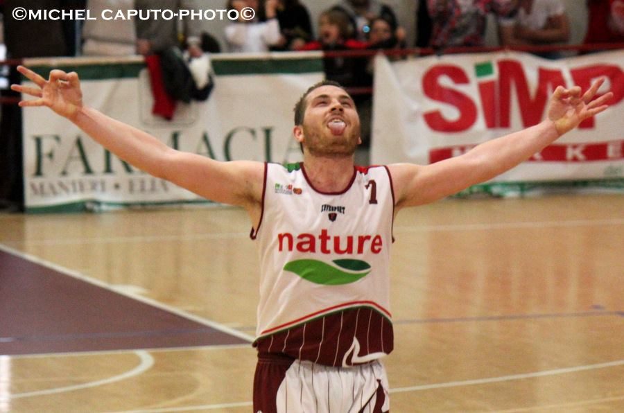 Passione e ardore: Nardò fa sua gara 1 nei quarti di finale