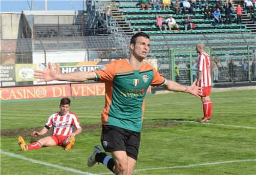 Lecce, Di Roberto o Bocalon per l’attacco?