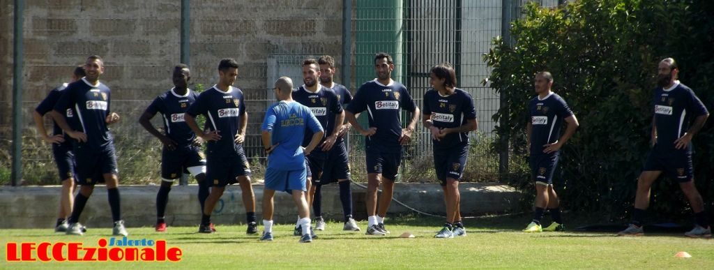 Lecce, in cammino verso la sfida con la Reggina; a Squinzano protagonista “il pallone”