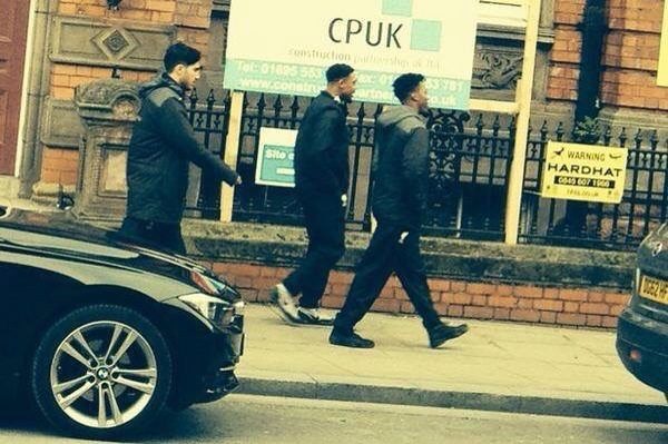 I giocatori del Liverpool in metro prima del match