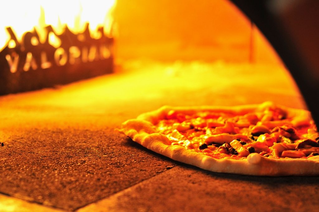 La vera pizza napoletana alla pizzeria “400 gradi” di Lecce