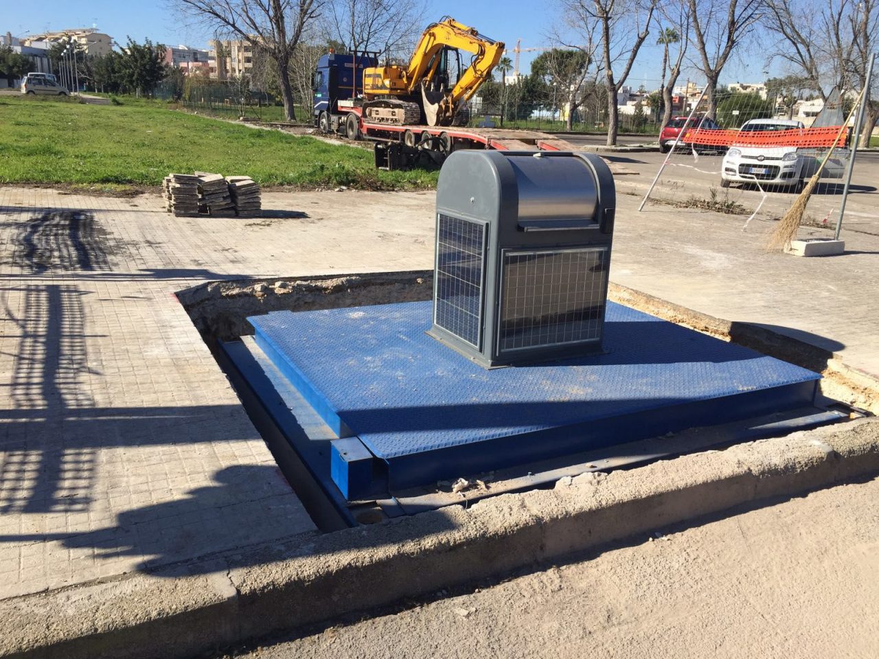 A Lecce contenitori interrati per pannolini