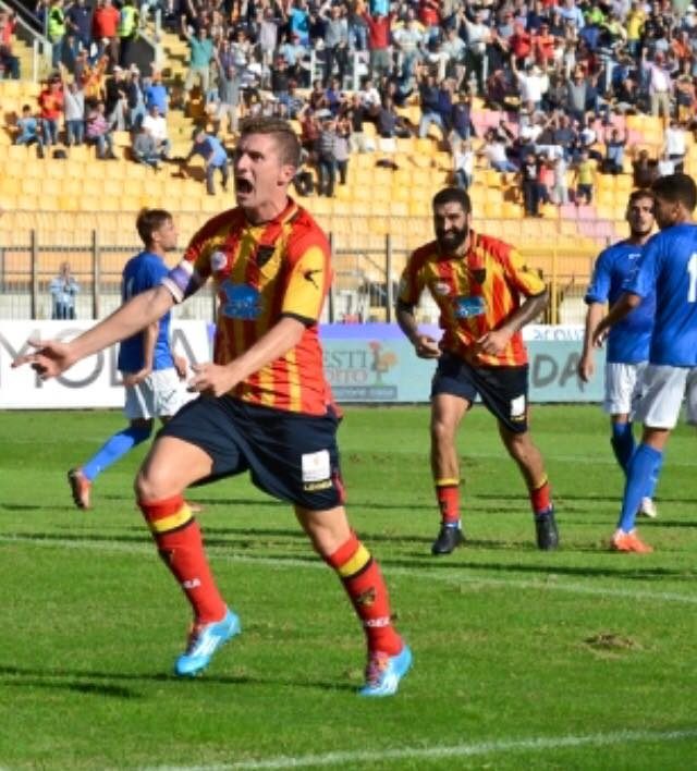 Le maglie del Lecce all’asta