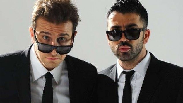 VIDEO – Lecce-Foggia: la risposta di Pio e Amedeo ai Sud Sound System