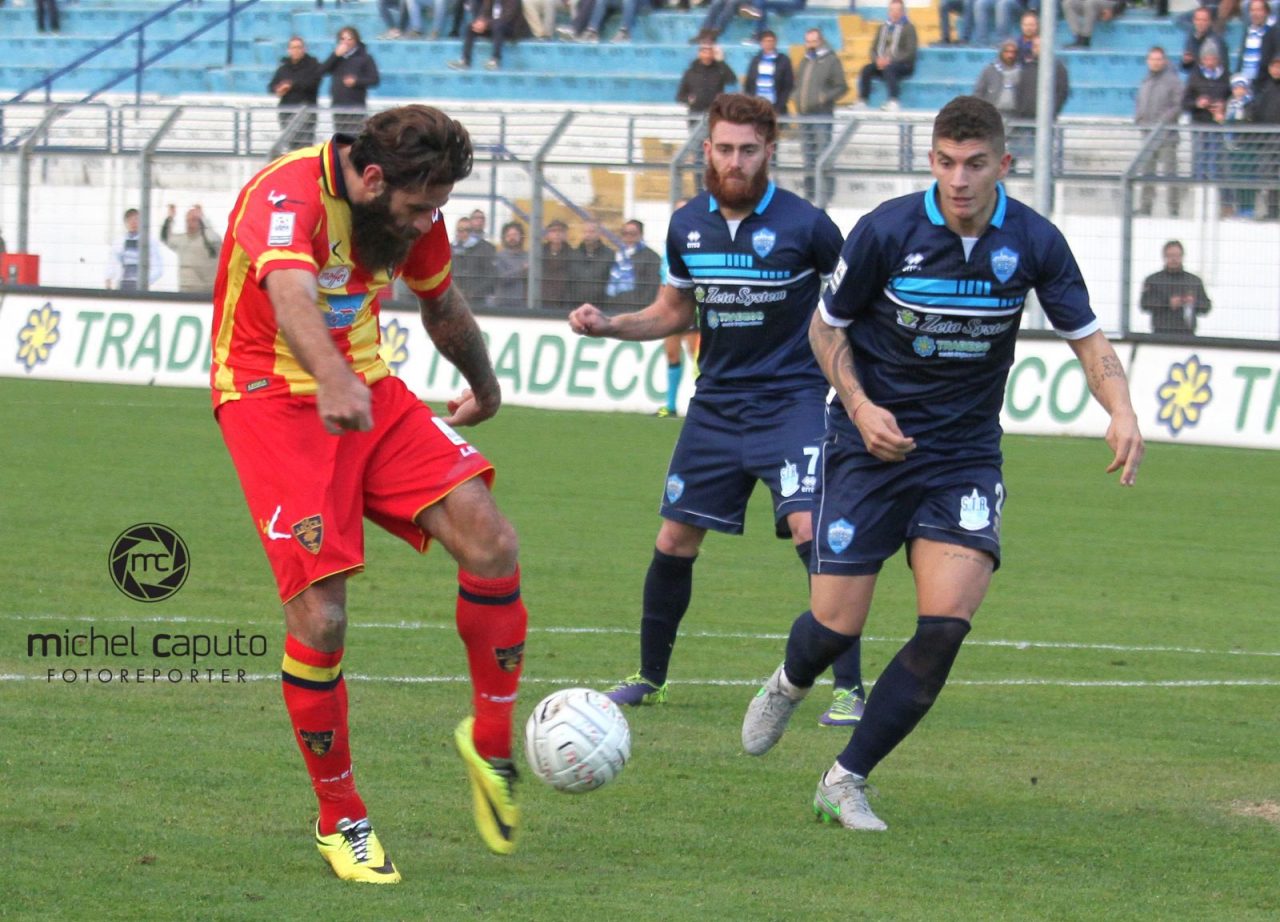 Occhio Lecce, il Matera punge davanti