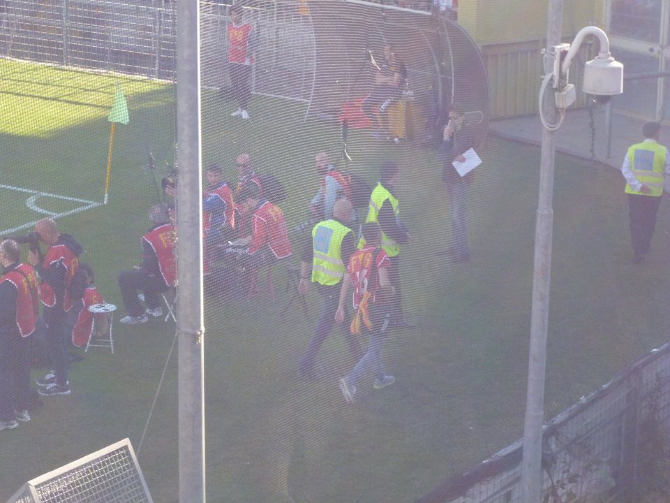 Benevento: fotografo deride tifosi del Lecce e viene allontanato