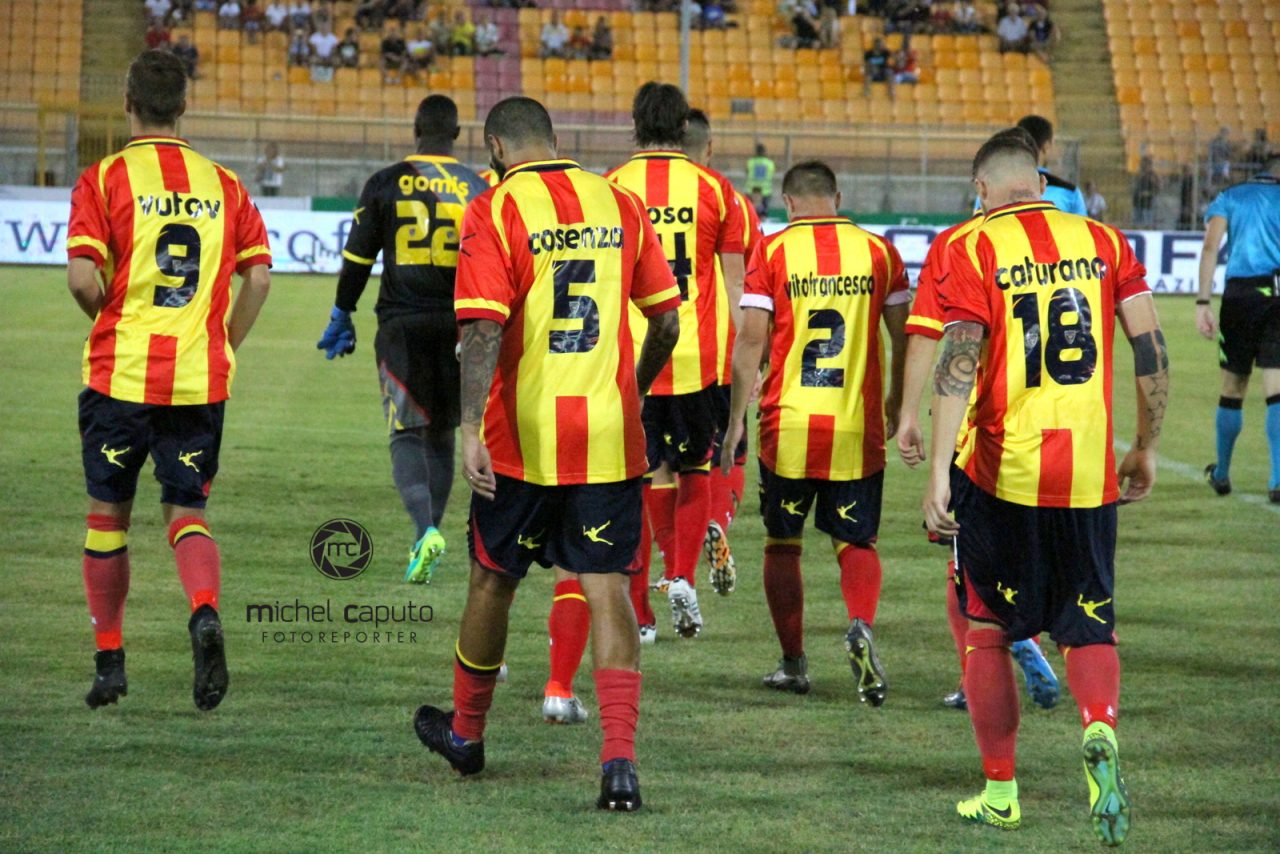 Lecce, assegnata la numerazione delle maglie