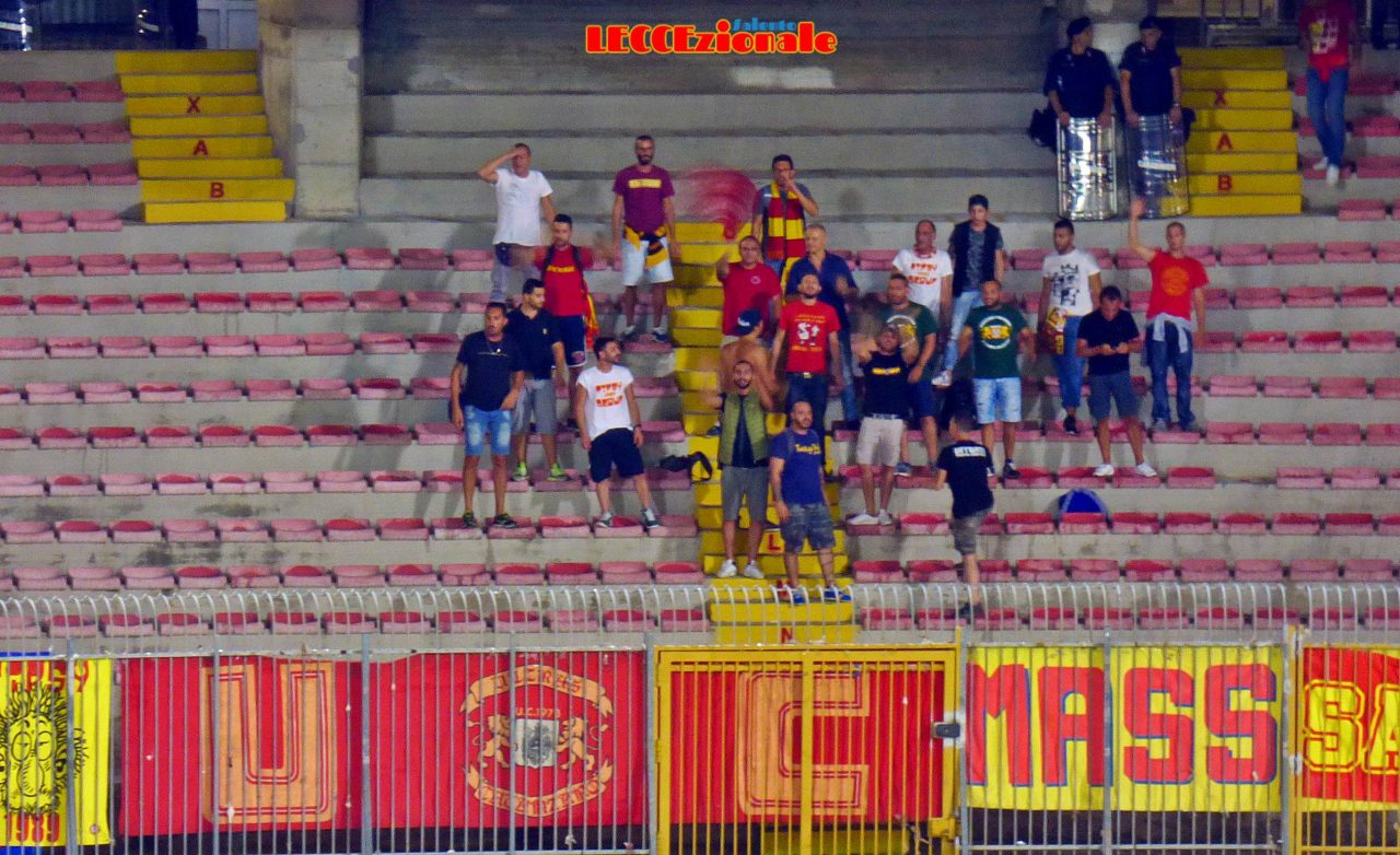 Catanzaro, aggrediti i calciatori