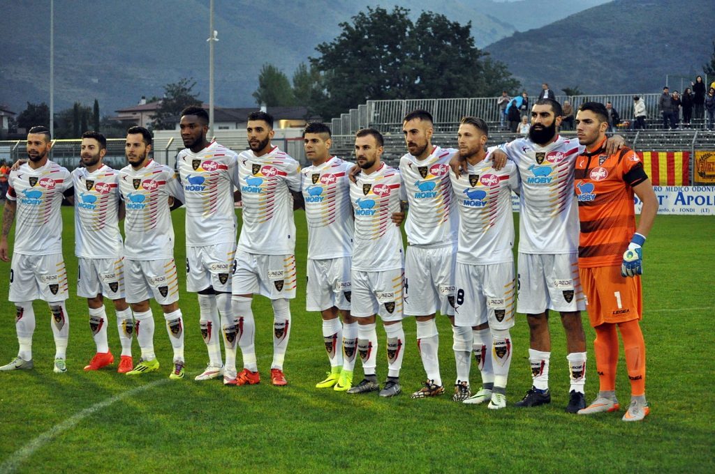 IL LECCE VISTO DA LONTANO- Un ambiente isterico