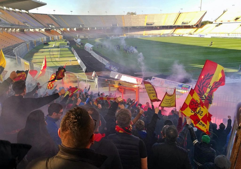 VIDEO- La visita degli Ultrà Lecce alla squadra