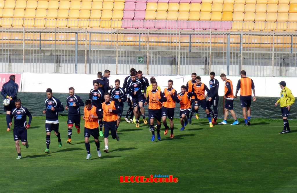 Il Lecce da domani al lavoro con al testa ai play-off