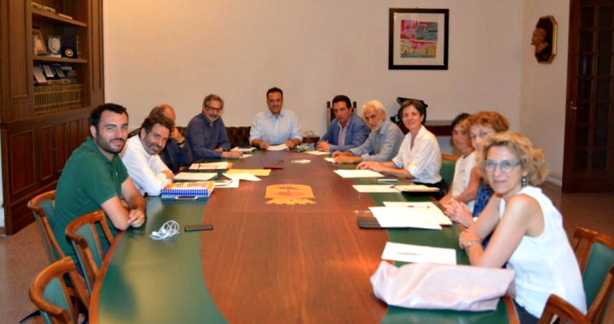Prima riunione di Giunta a Palazzo Carafa