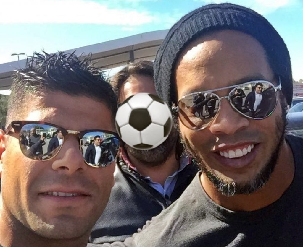 Ronaldinho e i selfie con Miccoli e Torromino