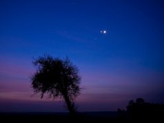 L’abbraccio celeste tra Giove e Marte