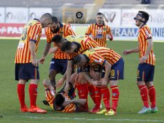 Uno-due scacciapaura nella ripresa, il Lecce continua la marcia: 3-1 al Catanzaro