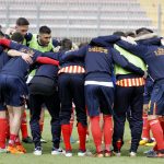 Lecce gruppo abbraccio uniti