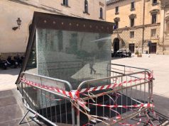 Vandalismo in piazzetta Castromediano, Delli Noci: “I colpevoli pagheranno”