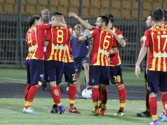 Lecce, scherzetto al Crotone. Vittoria e si sale ancora