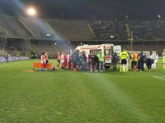 Paura per Scavone: sviene in campo. Sospresa Lecce-Ascoli