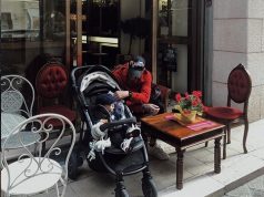 Majer: “Rubato il passeggino del mio bambino”