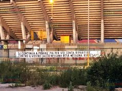 Gli Ultrà Lecce contro la ripresa del campionato