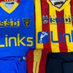 maglia Lecce giallorossa e maglia portiere