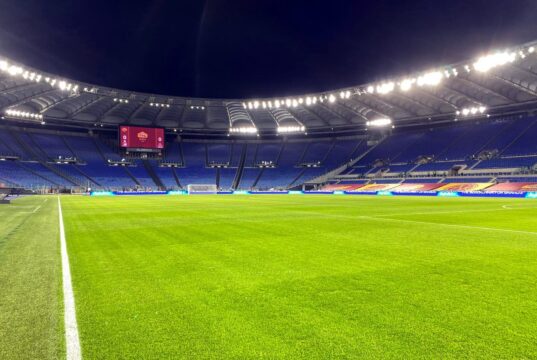 Pasticcio all’italiana: il derby di Roma si gioca alle 12