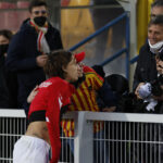 Petriccione saluta tifosi a Lecce