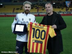 Zan Majer premiato per le 100 presenze col Lecce