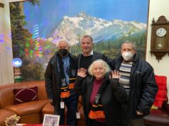 Il presidente Sticchi Damiani a casa dei supertifosi Gino e Gina