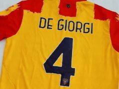 Lecce, maglia celebrativa per Fefè De Giorgi