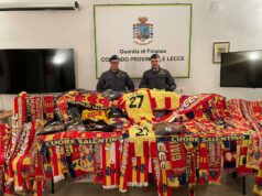 Sciarpe e felpe dell’U.S. Lecce contraffatte: 3 ambulanti denunciati