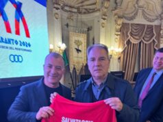 Confimprese Demaniali dona la felpa “Salvataggio” al presidente Sticchi Damiani