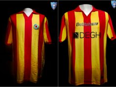 Lecce, contro la Roma in campo con la maglia storica