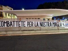 “Combattete per la nostra maglia”. La carica degli Ultrà Lecce