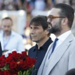 Antonio Conte con fiori per Graziano Fiorita