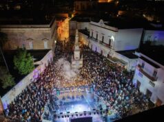 “90 per una Notte”, Malè in tour infiamma la piazza a Lequile