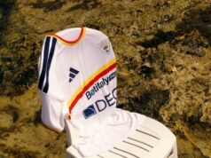 Lecce-adidas, ecco la seconda maglia: bianca con una striscia giallorossa sul petto
